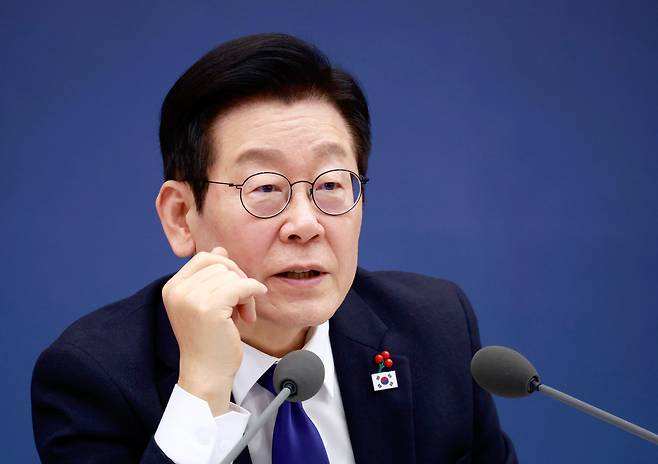 이재명 대통령이 지난 16일 정부세종컨벤션센터에서 열린 보건복지부(질병관리청)·식품의약품안전처 업무보고에서 발언하고 있다./대통령실통신사진기자단