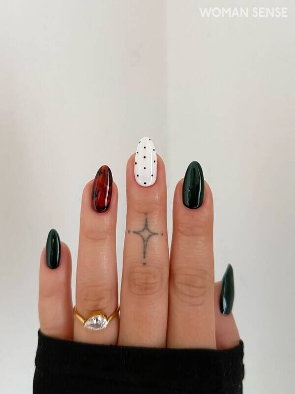 @charlotteellennails