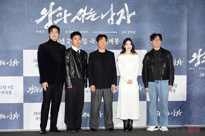 영화 '왕과 사는 남자' 제작보고회에 참석한 유지태, 박지훈, 유지태, 전미도. 장항준 감독 25.12.19 ⓒ이혜영 기자 lhy@hankooki.com