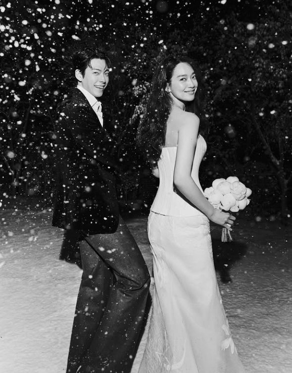 김우빈-신민아 웨딩 사진.