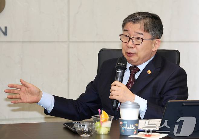 유철환 국민권익위원회 위원장이 28일 대구 수성구 대구교육청에서 열린 미래세대 청렴교육 활성화를 위한 국민권익위-대구교육청 업무협약식에서 인사말을 하고 있다. (국민권익위원회 제공. 재판매 및 DB 금지) 2025.8.28/뉴스1