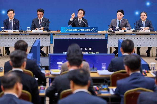 2025년 12월12일 과학기술정보통신부·개인정보보호위원회 업무보고에서 발언 중인 이재명 대통령. ⓒ대통령실 제공