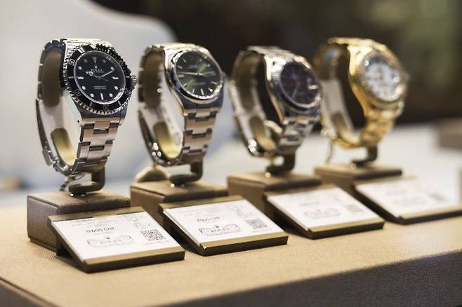롤렉스 시계가 전시돼 있다. AP연합뉴스