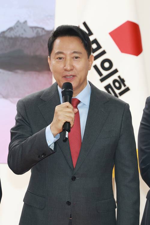 오세훈 서울시장이 1일 서울 여의도 당사에서 열린 신년인사회에서 인사말을 하고 있다. 뉴시스