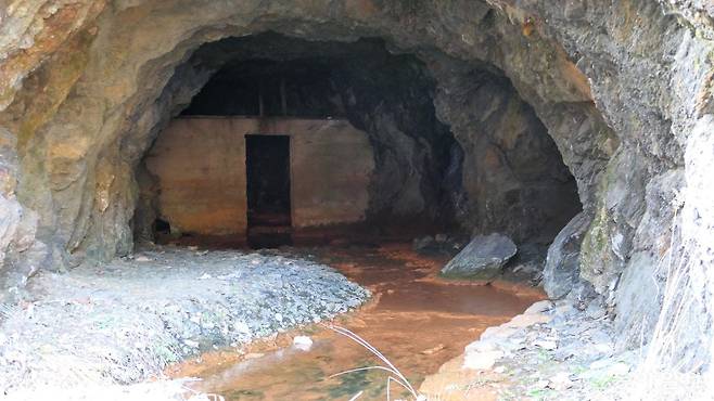 북면 마차리 탄광문화촌의 옛 마차 탄광 갱도 입구. 1935년 문을 연 강원도 최초 탄광이었다.