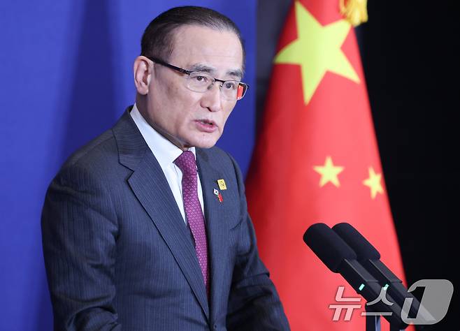 위성락 국가안보실장이 5일 중국 베이징의 한 호텔에 마련된 프레스센터에서 한중 정상회담 일정 등 관련 브리핑을 하고 있다. 2026.1.5/뉴스1 ⓒ News1 허경 기자