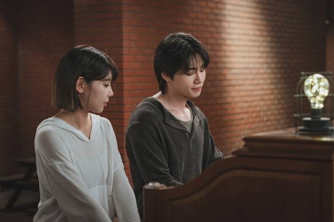 KT스튜디오지니