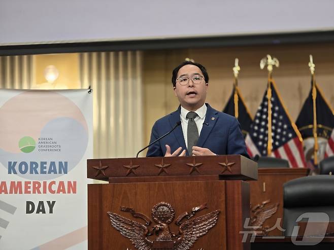 앤디 김(뉴저지·민주) 미국 상원의원이 워싱턴DC 연방의회 캐넌 코커스룸에서 열린 '코리안 아메리칸 데이'(Korean American Day) 기념 행사에서 연설하고 있다. 2026.01.08. ⓒ News1 류정민 특파원