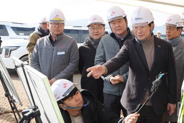 이상일용인시장이 9일 원삼 일반산단 현장을 방문했다. 사진제공=용인특례시