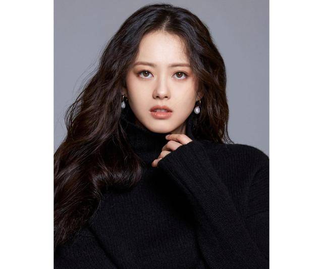 배우 고아라가 소속사 킹콩 by 스타쉽와 결별했다. 킹콩 by 스타쉽 제공