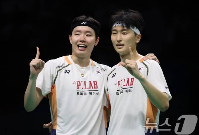 한국 남자 배드민턴 복식 간판 김원호(오른쪽)와 서승재. /사진=뉴스1