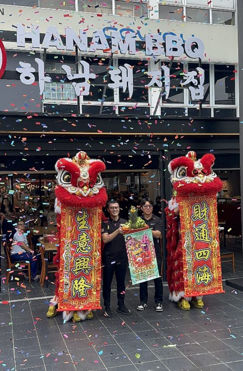 하남돼지집은 말레이시아 쿠알라룸푸르 체라스 180 지역에 17번째 해외 매장을 성공적으로 개점했다. (사진=하남돼지집 제공)