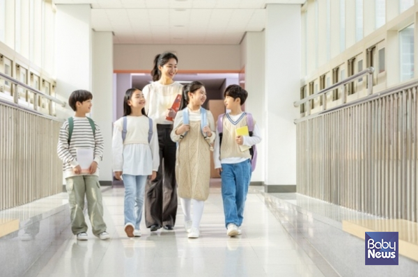 초등학교 입학 시에는 예방접종 완료 여부를 증빙해야 한다. 입학 전까지 확인해야 할 필수 접종은 ▲DTaP 5차 ▲폴리오 4차 ▲MMR 2차 ▲일본뇌염(불활성화 백신 4차 또는 약독화 생백신 2차)이다. ⓒ베이비뉴스