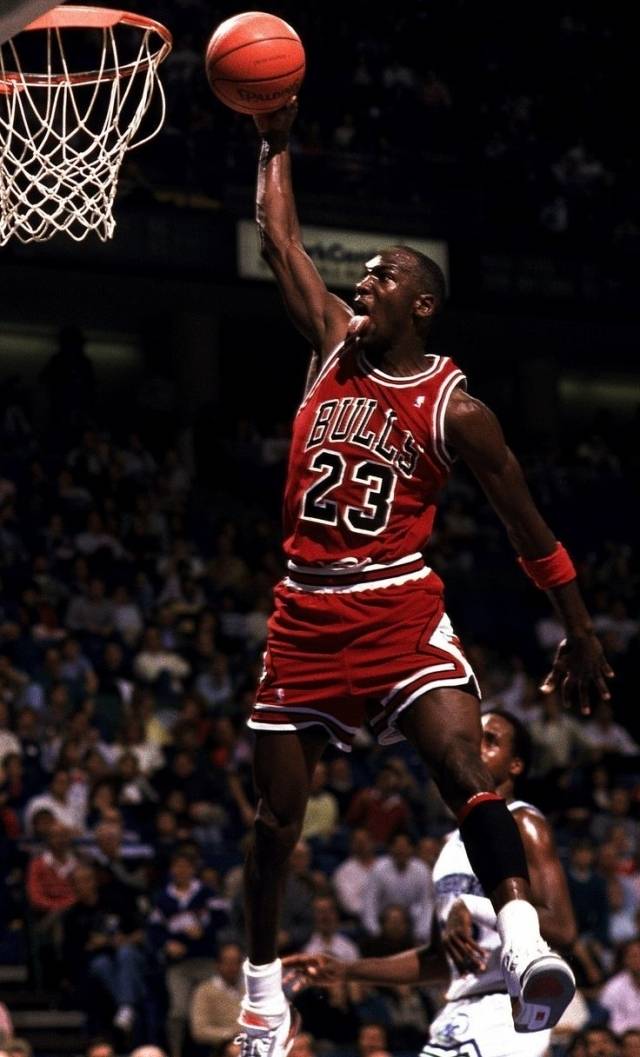조던은 시카고 불스에서 2번의 쓰리 피트, 6번의 우승을 차지했다. 사진=X