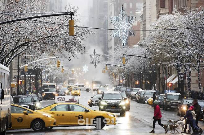 눈이 오고 있는 뉴욕 메디슨 거리 (사진=뉴욕관광청)