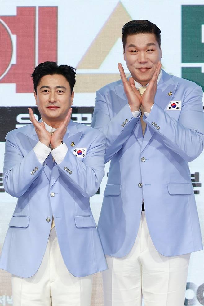 안정환(왼쪽)과 서장훈(사진=연합뉴스)