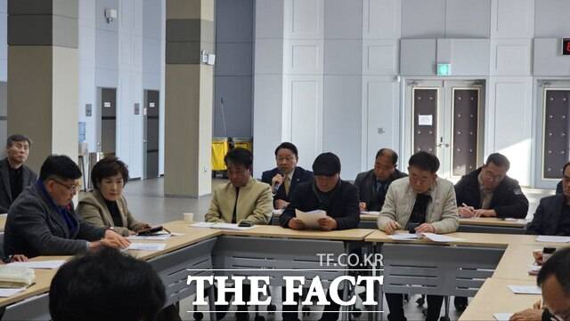 한문선 여수상공회의소 회장이 13일 여수상공회의소 열린마루 회의장에서 열린 '전남 동부권 열린 포럼'에서 발언하고 있다. /고병채 기자