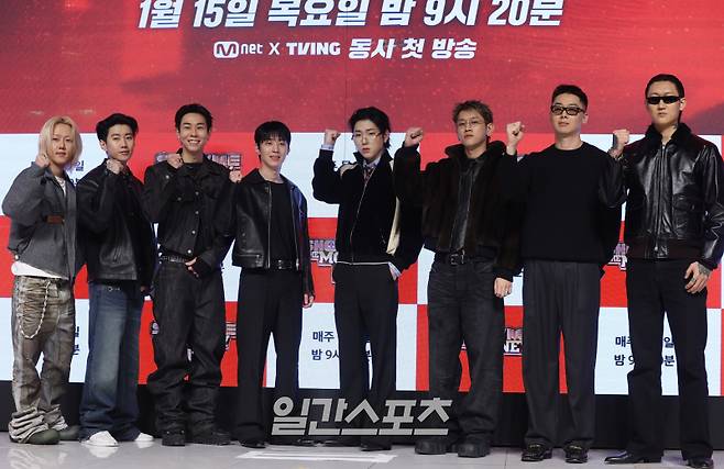 프로듀서 릴 모쉬핏, 박재범, 로꼬, 그레이, 지코, 크러쉬, 허키 사바세키, 제이통이이 15일 오전 서울 강남구 엘리에나 호텔에서 열린 Mnet 예능 '쇼미더머니12' 제작발표회에 참석해 포토타임을 갖고 있다. '쇼미더머니12'는 2012년 첫 방송 이후 수많은 스타 래퍼와 히트곡을 배출해온 대한민국 대표 힙합 서바이벌 프로그램 ‘쇼미더머니’의 열두 번째 시즌이다. 15일 밤 9시 20분 첫 방송. 서병수 기자 qudtn@edaily.co.kr /2026.01.15/