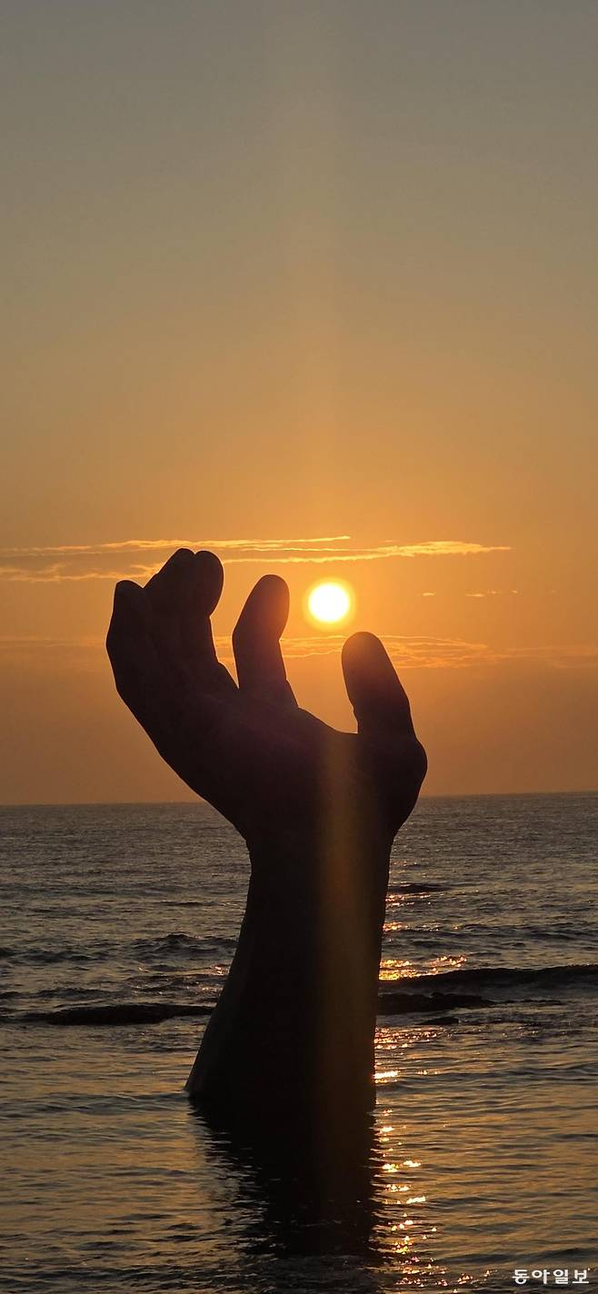 새해의 기운. 포항=김선미 기자 kimsunmi@donga.com