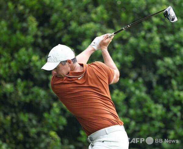칼럼 내용과 관련 없는 참고 사진입니다. 사진은 세계적인 골프선수 로리 맥길로이가 스윙을 하는 모습입니다. 사진제공=ⓒAFPBBNews = News1 (사진을 무단으로 사용하지 마십시오.)