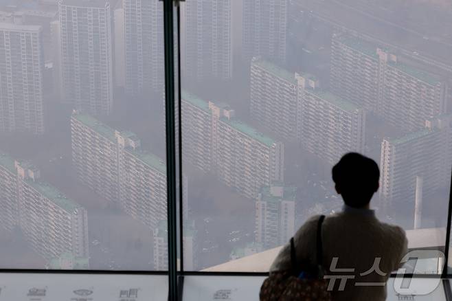 서울 송파구 롯데월드타워 서울스카이에서 바라본 아파트 단지 모습. 뉴스1 ⓒ News1 김성진 기자