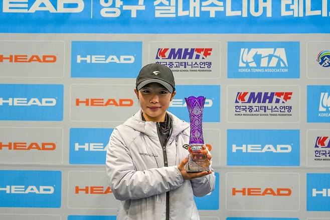 여자단식 우승 이서아.