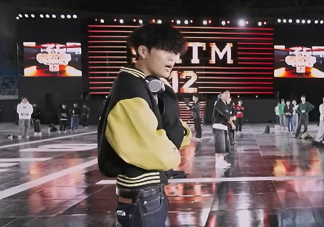 15일 첫 방송된 엠넷 ‘쇼미더머니12’에서 김하온의 무반주 랩 장면. 엠넷 유튜브 캡처