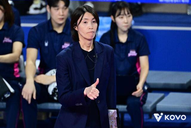 흥국생명 요시하라 토모코 감독./KOVO