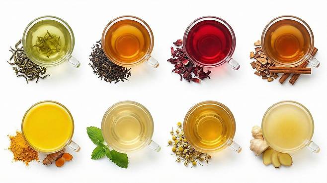 혈당 감소에 효과적인 차를 마실 때는 설탕을 첨가하지 않는 것이 좋다|출처: Gemini 생성