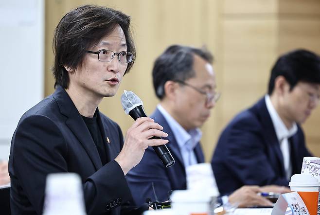 주병기 공정거래위원장이 서울 구로구 벤처기업협회에서 열린 '기술탈취 근절을 위한 현장소통 간담회'에 참석해 인사말을 하고 있다. /뉴스1