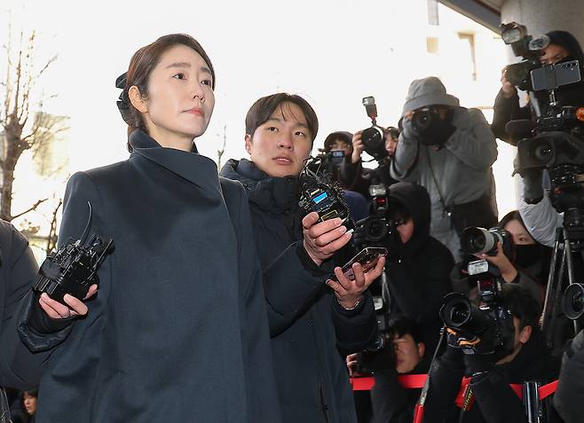 무소속 강선우 의원이 20일 서울 마포구 서울경찰청 공공범죄수사대로 출석하고 있다. 연합뉴스