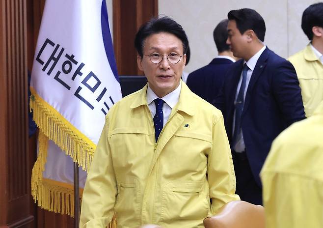김민석 국무총리가 20일 서울 종로구 정부서울청사에서 열린 제22차 국가테러대책위원회의에 참석하고 있다. 뉴스1