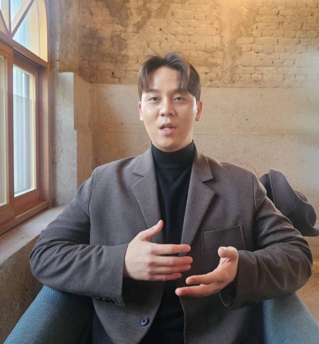 베트남 녹색택시 기업 마일린의 정종현 이사가 매일신문과 인터뷰하고 있다. 정우태 기자
