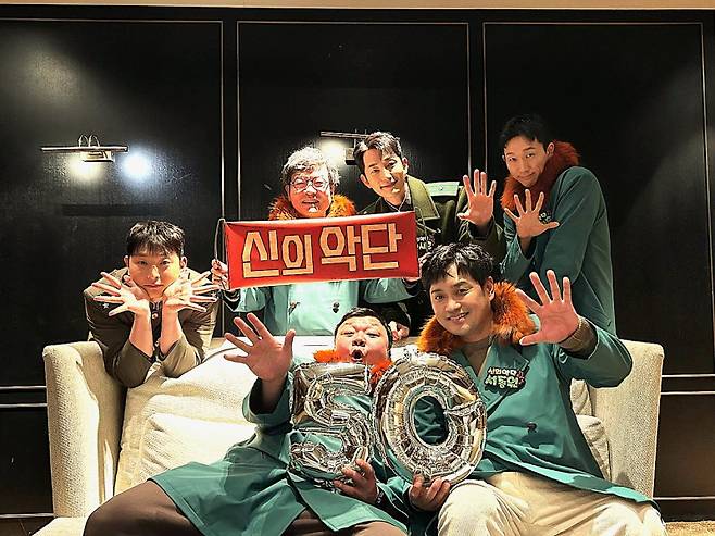 영화 ‘신의악단’ 출연진. 스튜디오 타겟 제공