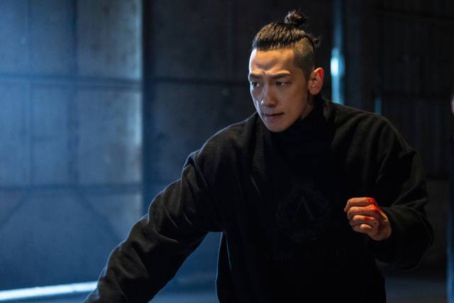 '사냥개들 시즌2'의 스틸컷. 사진 제공=넷플릭스