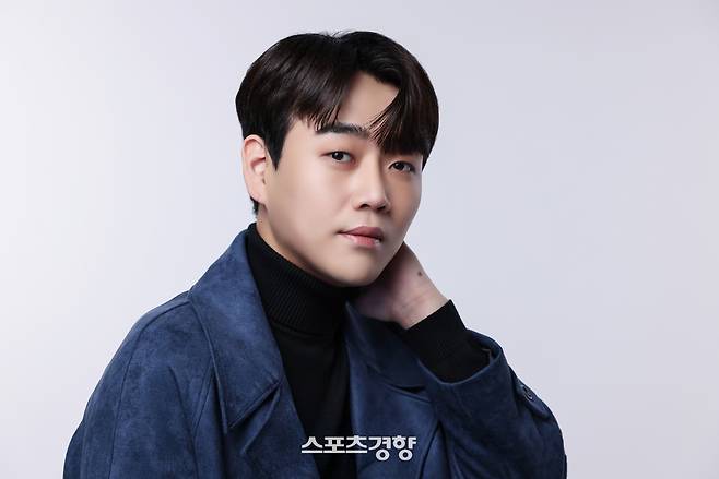 오는 2월 28일 첫 지자체 무대에 서는 가수 황영웅. 골든보이스 제공