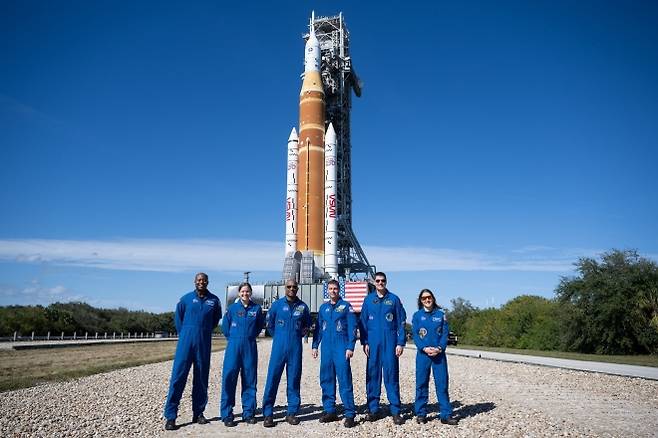 아르테미스 II 임무를 수행할 우주비행사와 예비 우주비행사 모습. UPI 연합뉴스