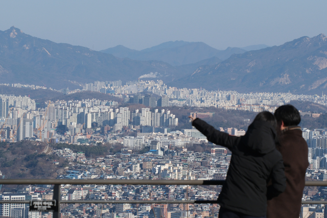 남산에서 바라본 서울 아파트 단지. 연합뉴스 제공