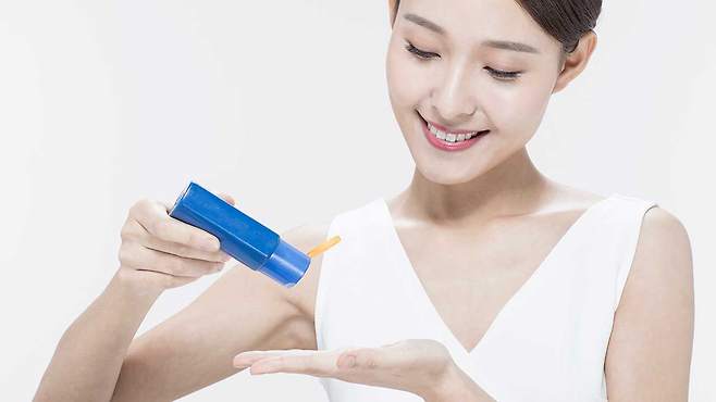 피부 관리의 기본은 맞춤 스킨케어와 장벽 관리에서 시작된다|출처: 클립아트코리아