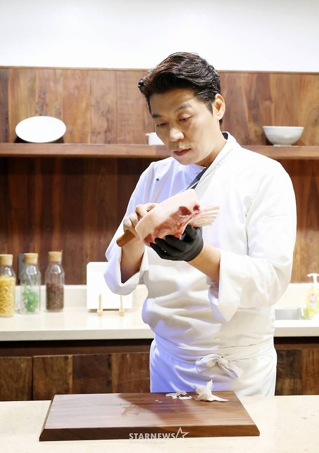 '흑백요리사2' 송훈 셰프 인터뷰 /사진=김휘선 기자 hwijpg@