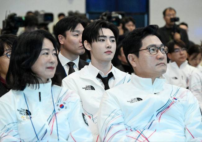 대한체육회는 26일 전 피겨선수 출신이자 현 대한체육회 홍보대사인 엔하이픈 성훈이 참여한 2026 밀라노코르티나동계올림픽대회 대한민국 선수단 선전 기원 응원 챌린지 영상을 SNS를 통해 공개했다. / 대한체육회