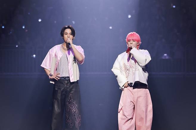 세븐틴 에스쿱스X민규, 2만 6000 관객과 'HYPE VIBES'..라이브 파티 성공적 포문