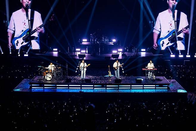 (사진출처: JYP엔터테인먼트, Live Nation)