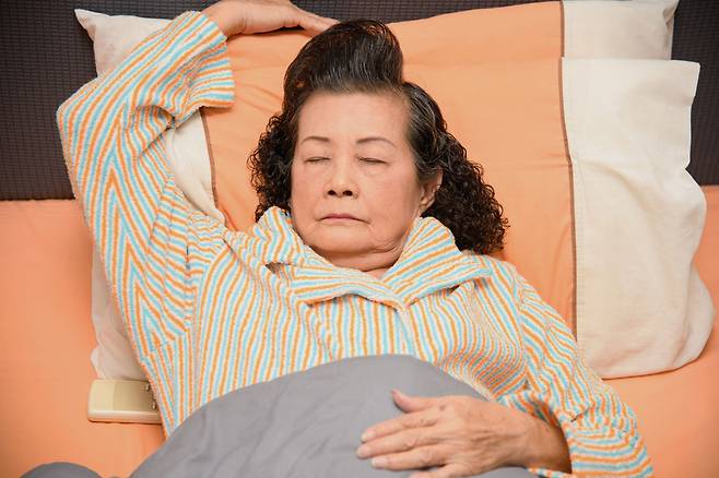 과도한 수면이 각종 건강 위험과 연관될 수 있다/사진=게티이미지뱅크