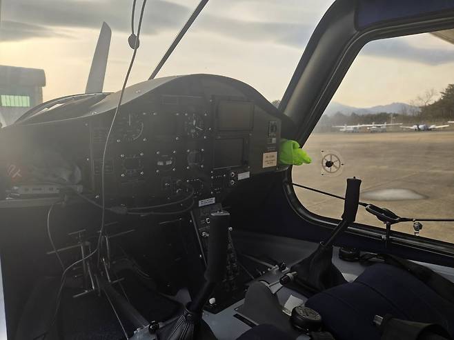 토프모빌리티가 시운전을 위해 국내로 들여온 전기비행기 내부 모습. 토프모빌리티는 슬로베니아 제조업체 피피스트렐의 2인승 기체 ‘벨리스 일렉트로’ 두 대를 지난해 국내로 들여왔다./사진=안정훈 기자