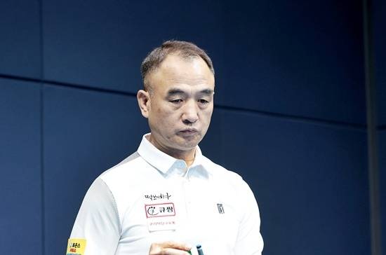 28일 열린 웰컴저축은행PBA 128강전에서 이승진이 시즌랭킹 2위 저력을 과시하며 와일드카드인 유준석을 물리치고 64강으로 향했다. (사진=PBA)