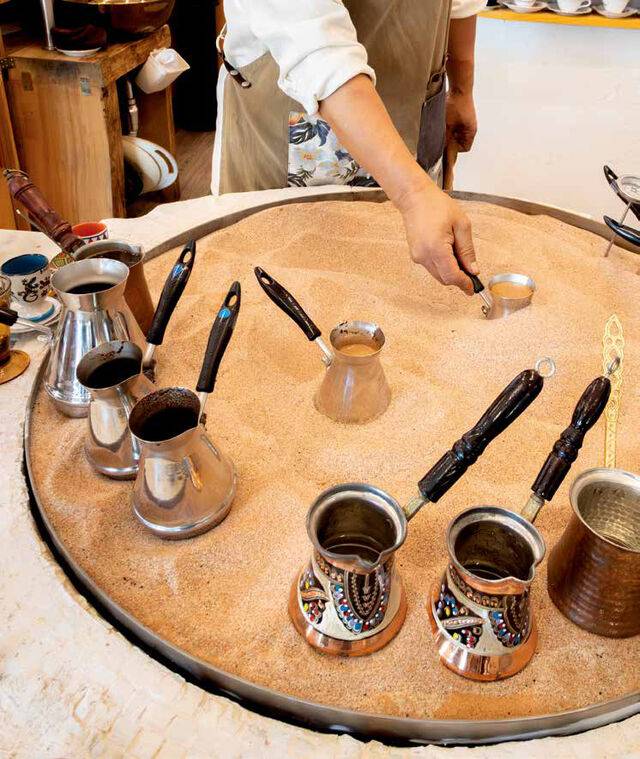 경기 양평 ‘에딧의 커피스토리’의 모래 커피.