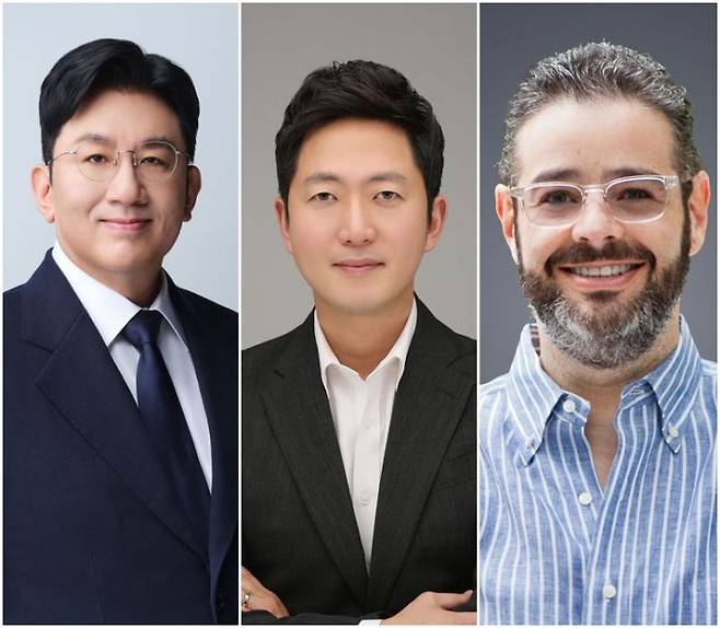 (왼쪽부터)방시혁 하이브 의장, 이재상 하이브 대표이사, 아이작 리 하이브아메리카 의장 겸 CEO. 하이브 제공