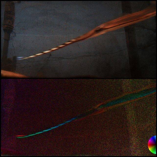 일반 카메라로 촬영한 촉수(위)와 편광을 분리해 보여주는 특수 카메라로 촬영한 모습. 나카야마 아라타 제공