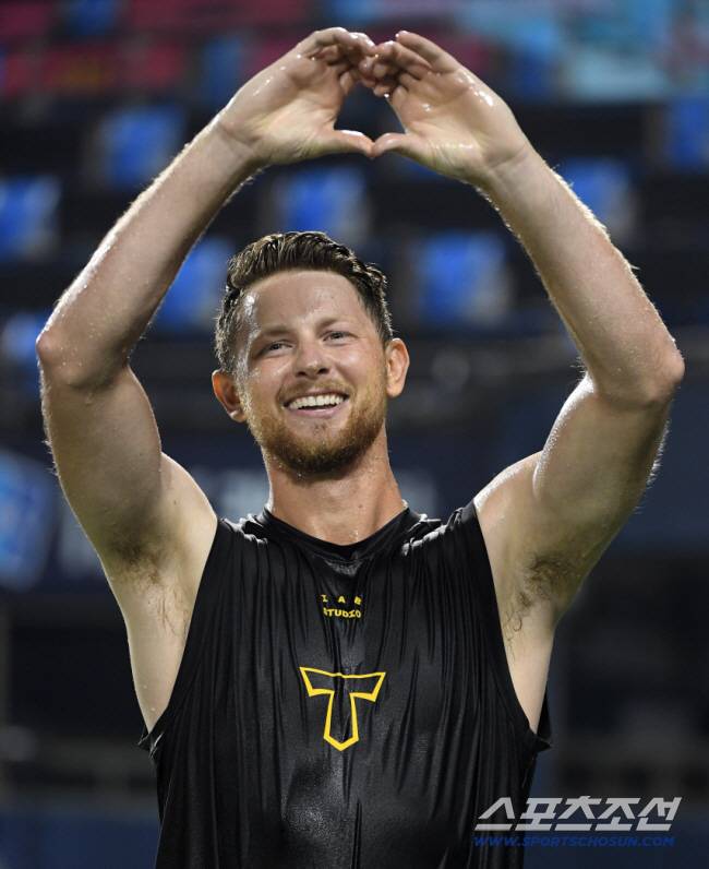 ◇짧은 기간임에도 라우어는 페넌트레이스 막판 KIA 선발진에 힘을 보태며 박수 받았다. 스포츠조선DB